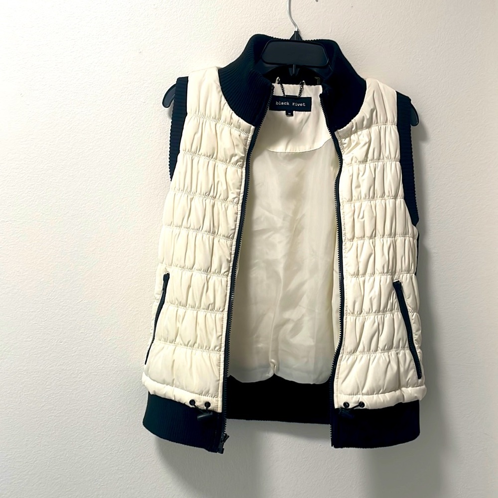 Black Rivet bomber jacket vest - Picture 3 of 4